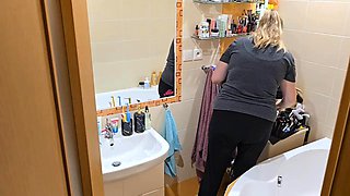 Blonde TS Housewifes Mirror Makeup Prep