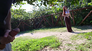 Risky Handjob for a Hot Babe in the Park!