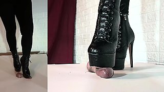 Haley amateur blonde girl toying pussy using a vibrator