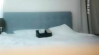 Amateur couple on real hidden cam