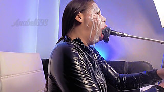 Dirty Play in Close-up Deepthroat