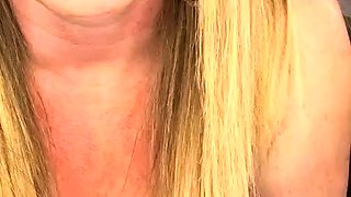 Big boob brunette masturbates on webcam