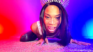 Piggy's Dream Goddess - Ebony Femdom Goddess Rosie Reed Pay Piggy Financial Domination, Body Worship and Tease for Atms