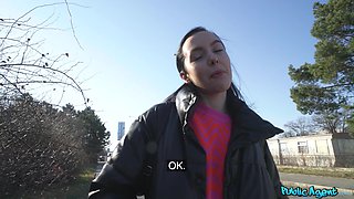 Zoe Doll’s Brunette Booty Shake in Public Heat