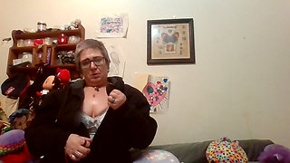 strip tease big boobs