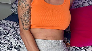 Billie Solo in Bed