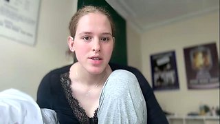 Brunette Solo Webcam Masturbation