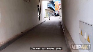 Vip4k. a couple sells Sex Toys to a stranger and flashes how to use them on themselves