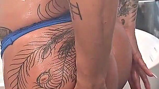 Ass, Abs, and Oil Come Help Me Rub My Muscles and I Will Give You a Show!