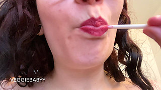 4K up-close Lollipop Oral Fixation