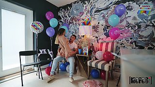 Posh bimbo Ella Reese X-rated movie