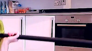 Your wankout of the Day 34JJ naked bench press