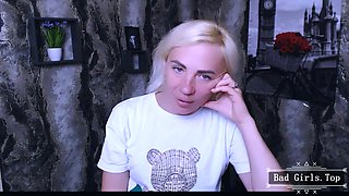 Skinny Big-Tits Blonde Milf Performs Solo Webcam