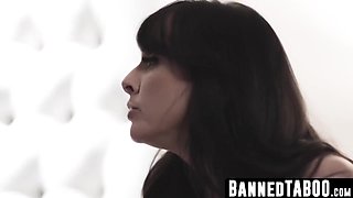 Cytherea shares hubby with Charly Summer in voluptuous three-way