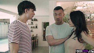 Freeuse Fam Threesome in Kitchen
