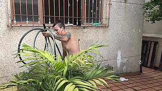 Hose Bath - Rotten Venus and D'louise Having Fun on a Hot Day!