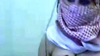 Arab Girl with Big Boobs on Webcam