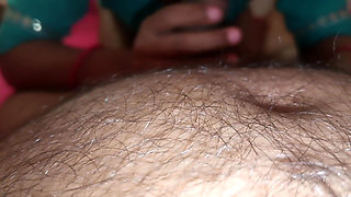 Calling the Neighbor's Young Girl Home, Making Her Sit on My Lap, I Fucked Her Pussy a Lot with My Dick.