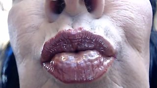 Vibrator gold sheen supah pink hole close up