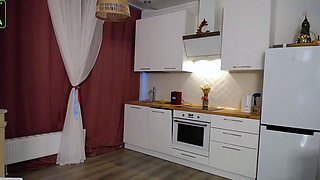 Brunette Solo Webcam Masturbation