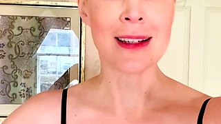 Amateur redhead shaves and masturbates