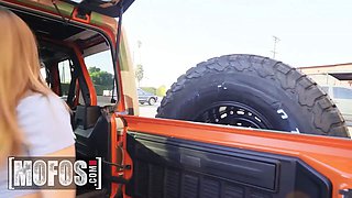 Mofos - hot Laney Grey gives charles the rail of his life during an unexpected backroad meeting