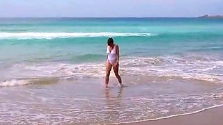 Sunbathing MILF Amateur Video