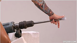 Stanley Johnson And Chloe Lamour In Busty Model Gives Photographers An Amazing Fuck