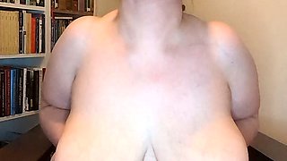 Amateur Big Boobs jerks Big Dick