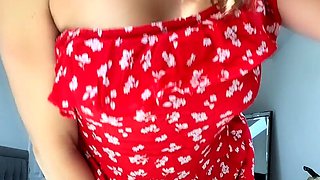 Amateur hottie solo masturbation