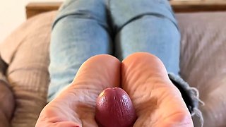Maitresse Madelines solo foot fetish POV