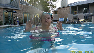 Som Under Water Fun with You Sexy Big Beauty Nurse Vicki
