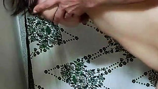 Arab Slut Fucked by the Repair Man