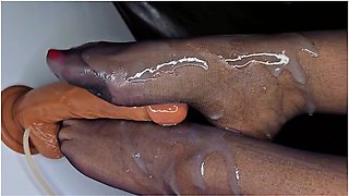 Tiny Tipped Toes - Shoots Her First Custom Clip!