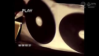 キュートな巨乳美女と近距離でおっぱいを堪能できるパイズリ密室エッチ