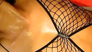 Horny Japanese Slut Fingers & Dildos Herself Hardcore in Overflowing Bathtub to Squirt Explosion!