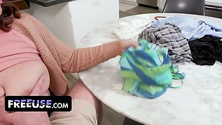 Busty curvy stepmother Sarah Arabic gets facial cumshot from suspended stepson