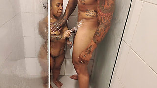 Papai Tomando Banho Junto Com anã Minizinha