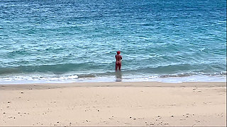 Naked Beach MILF Helps a Jerking Stranger - Cum on Her Ass